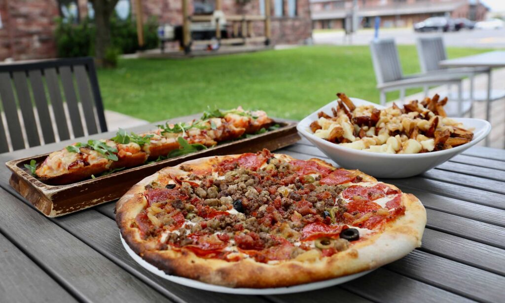 Algoma-Andrew-Dobson---pizza