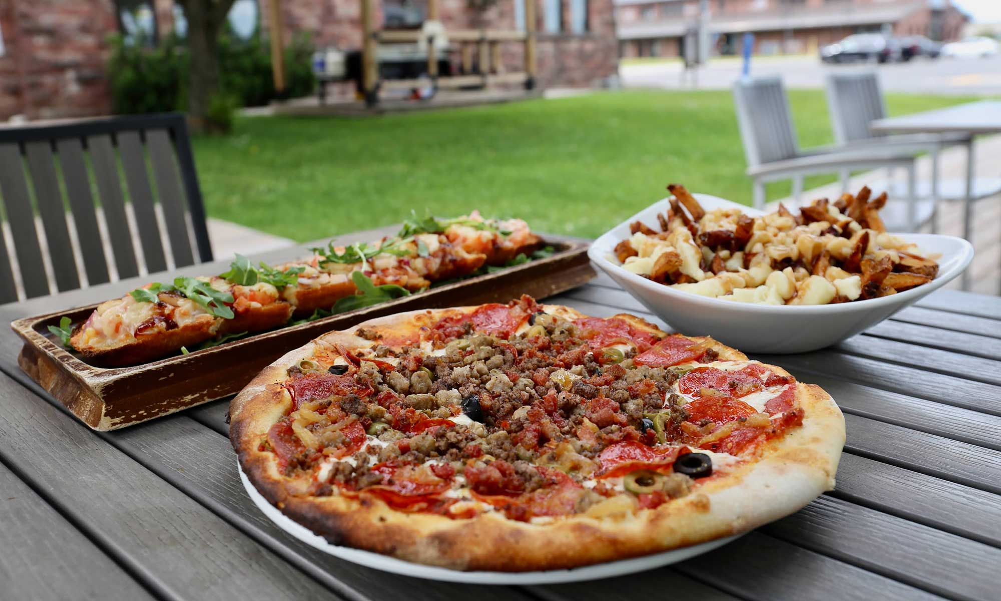 Algoma-Andrew-Dobson---pizza