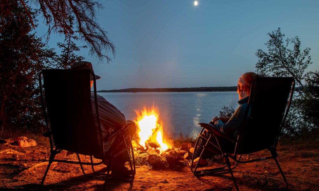 mlortz-campfire-lakeside