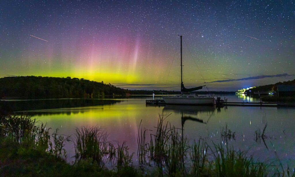 #20-Gawas-Bay-Sailboat-and-Aurora-Borealis,-Sept